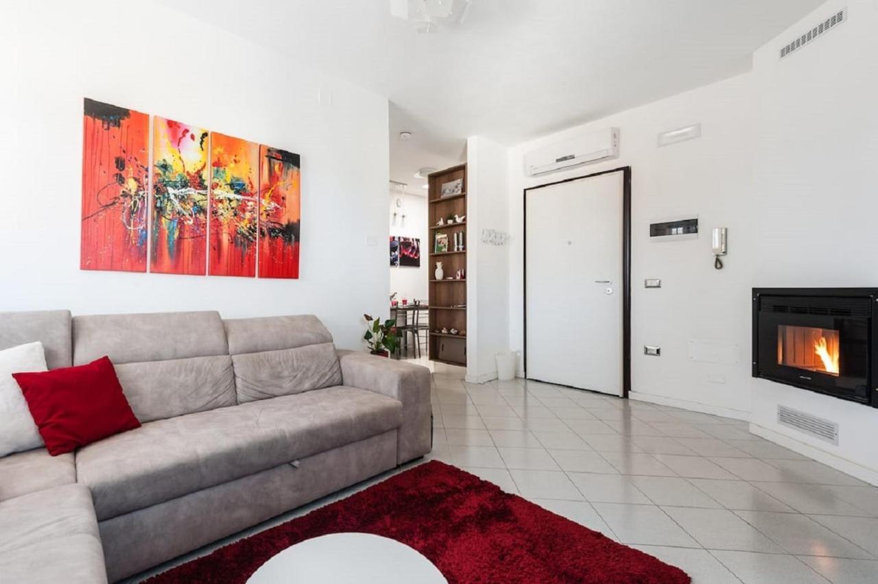 Sun Terrace Appartment Lucca Bagian luar foto